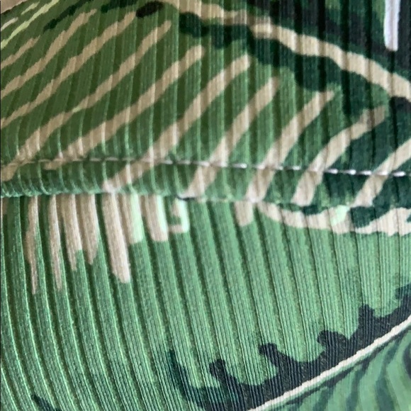 BRAND NEW NEVER WORN!! Green Rip curl bikini top - Picture 2 of 5